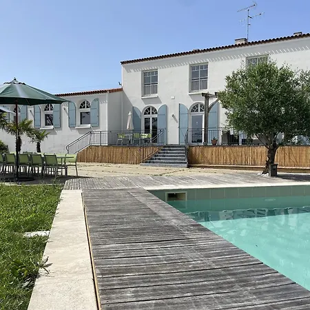Ancien Renove Avec Piscine Chauffee A Cholet, Proche Puy Du Fou - Fr-1-622-102 *